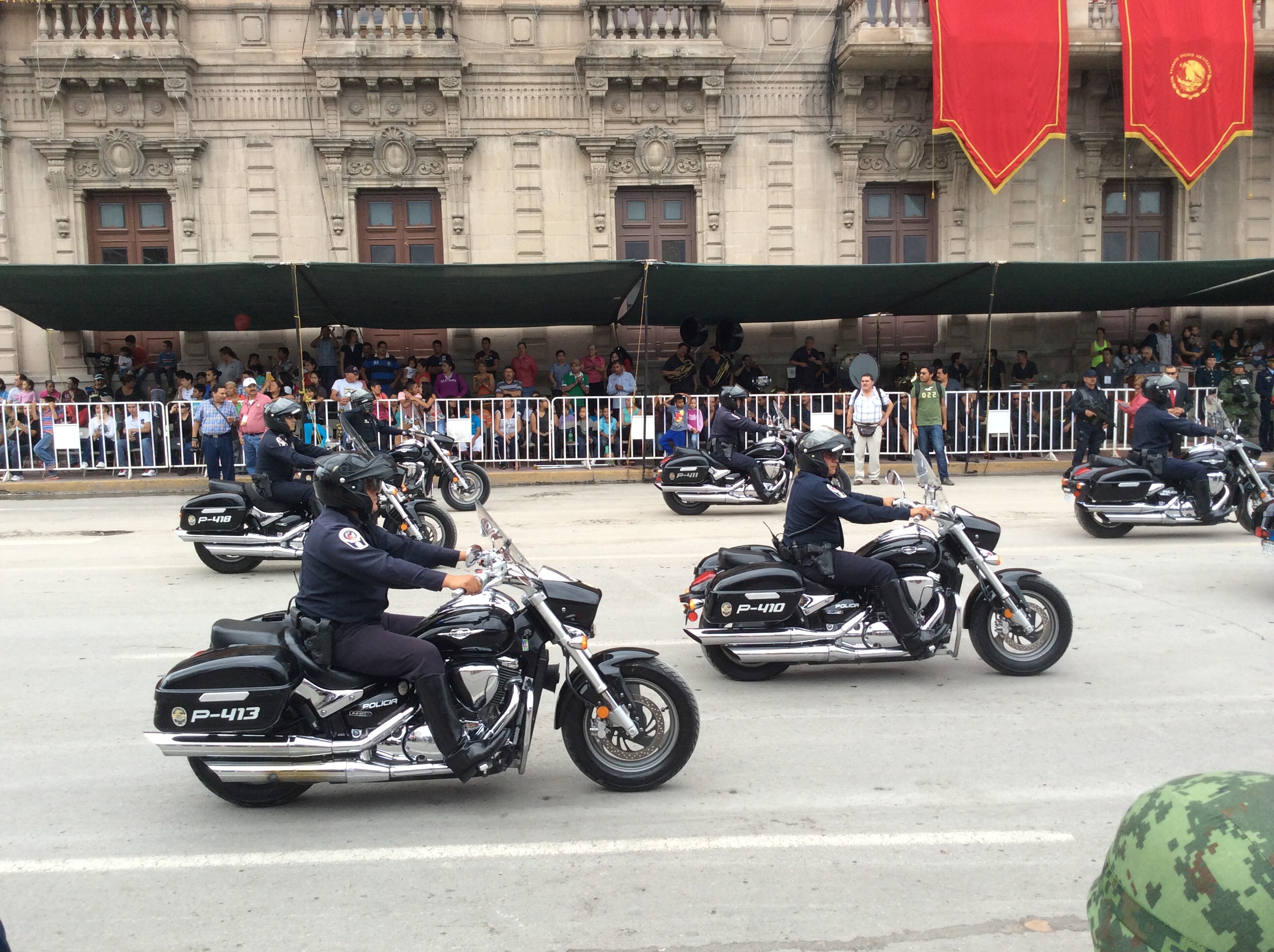 Agentes en moto